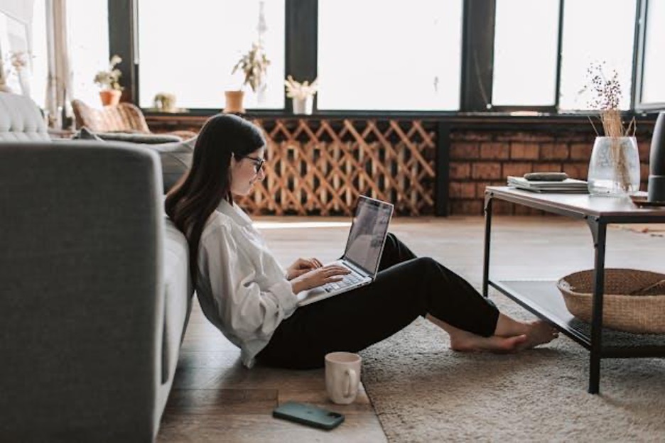 7 Ways to Minimize Distractions When Working from Your Apartment