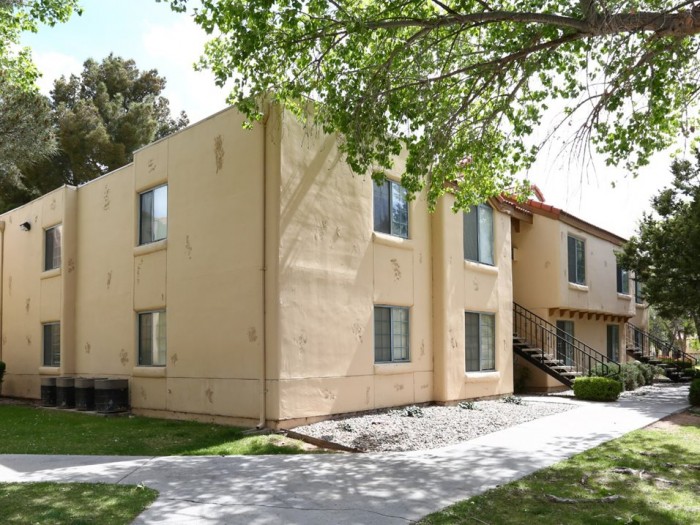 Comanche Wells Apartments In Albuquerque New Mexico